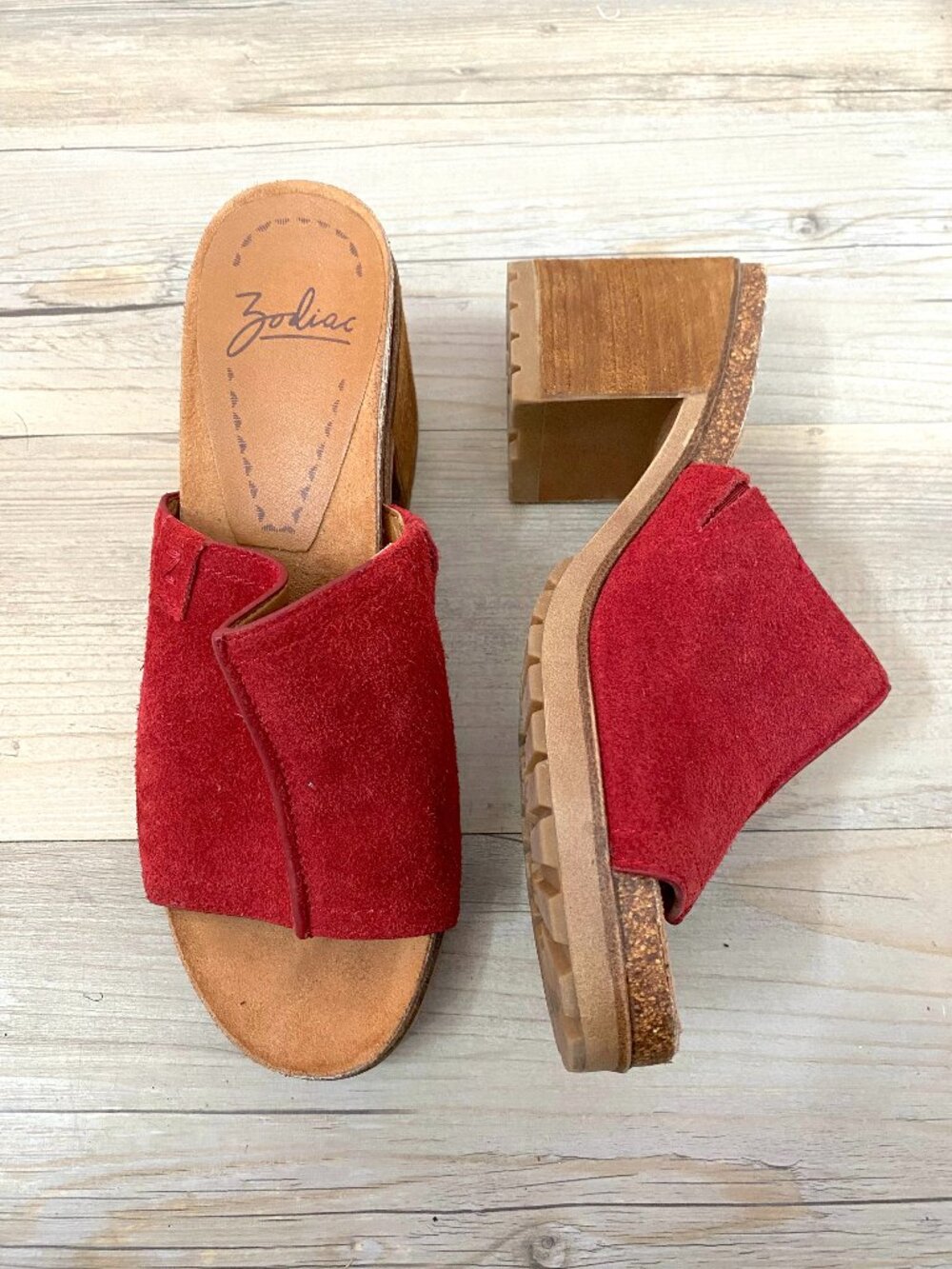 Zodiac Lissa Red Slip On Lugged Sole Casual Mule Sandals Heels - Size 10